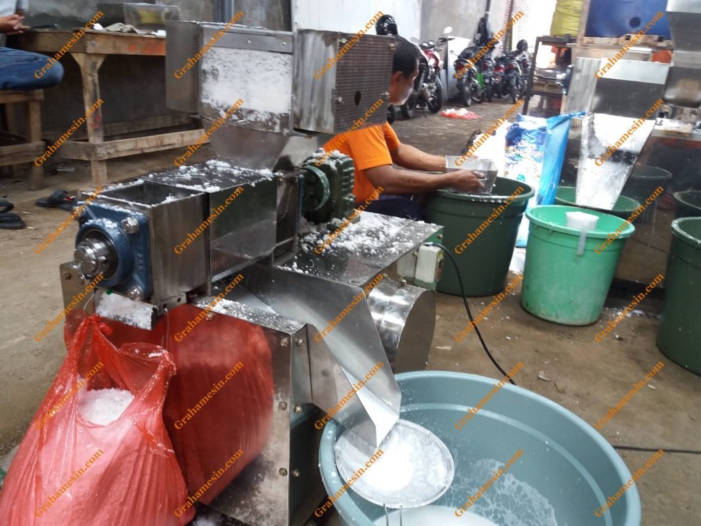 Mesin Pemarut dan Pemeras Kelapa